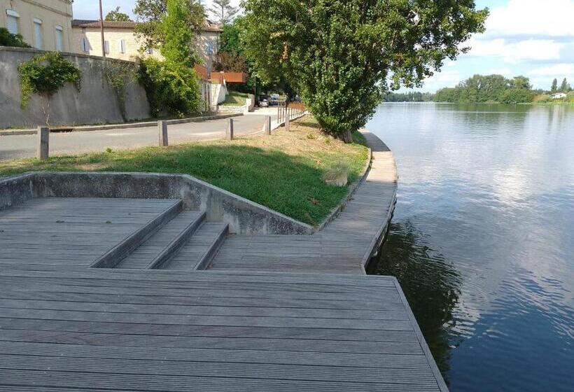 مبيت وإفطار Au Bourg