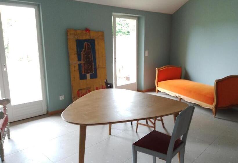 مبيت وإفطار Au Bourg