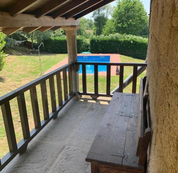 민박 Habitación Para 4 Personas En Casa De Campo. Baño Privado Y Balcón. Piscina