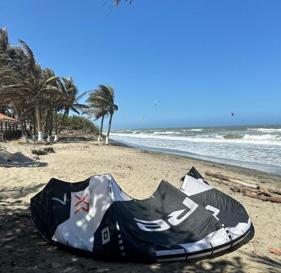 مبيت وإفطار Las Dunas Beach Guest House