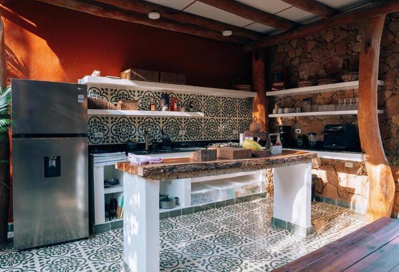 مبيت وإفطار Las Dunas Beach Guest House