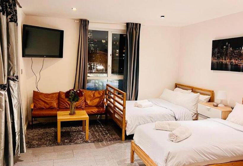 مبيت وإفطار City View Sunset Luxurious Apartment In London Zone 1 Including One Family Twin Room With Its Own St