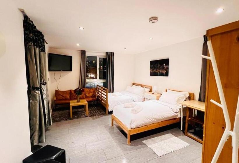 צימר City View Sunset Luxurious Apartment In London Zone 1 Including One Family Twin Room With Its Own St