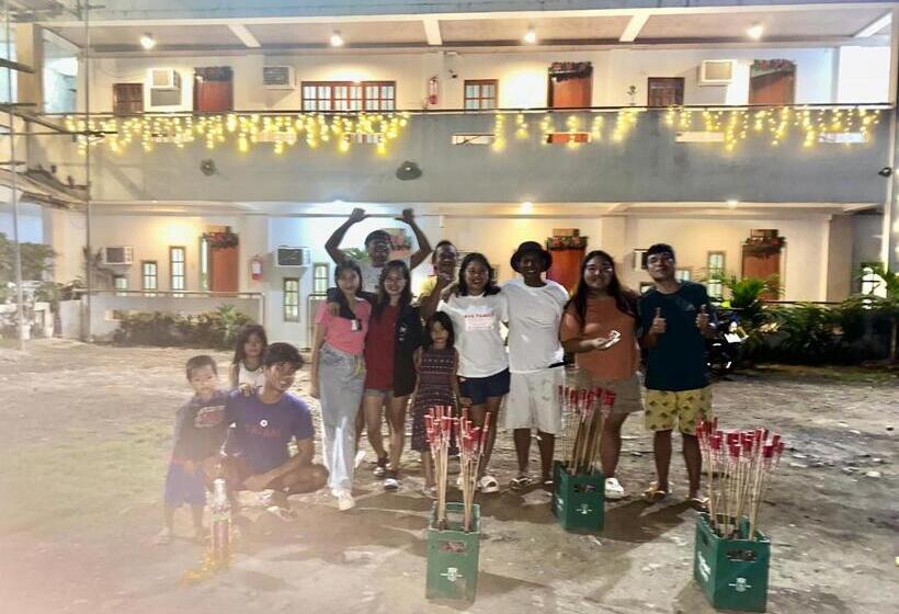 تختخواب و صبحانه Rvs Birdland Staycation