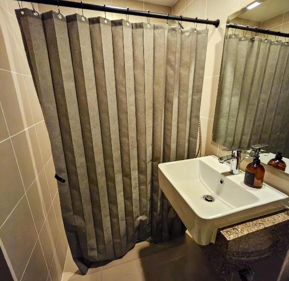 Brand New Central Convenience Studio Condo With Balcony In Araneta City Cubao