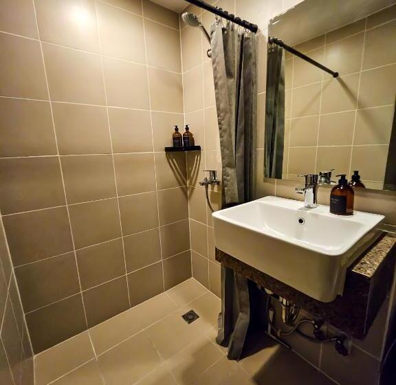 Brand New Central Convenience Studio Condo With Balcony In Araneta City Cubao