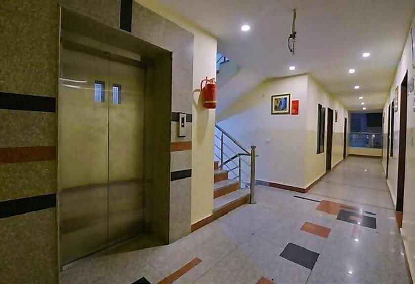 Collection O Hotel Sky Inn