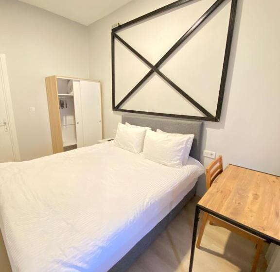 Cozy Suite With Balcony   On The Kadıköy Seaside