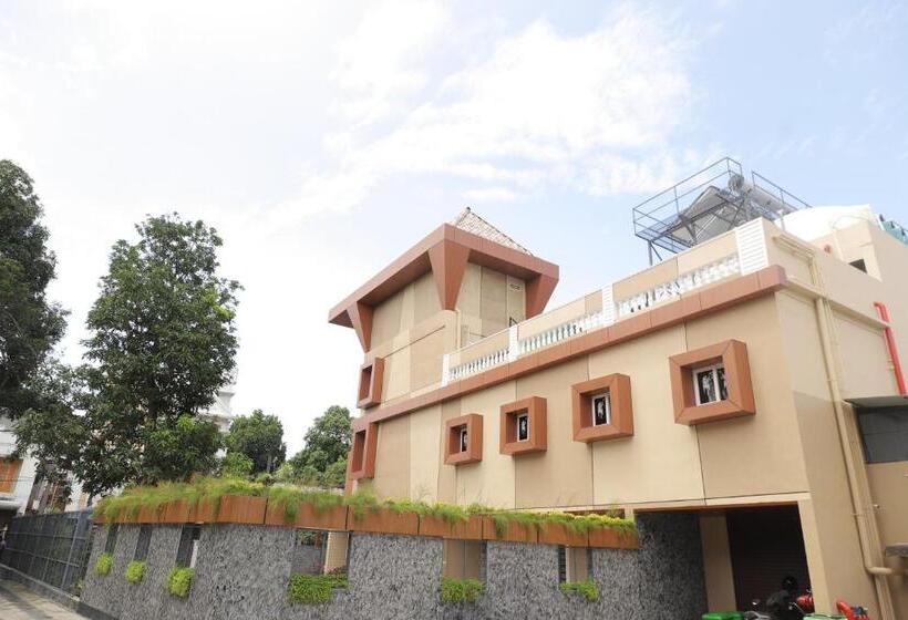 هتل Alankar Tourist Bunglow