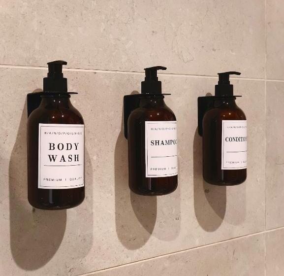 ホテル Alban Suites