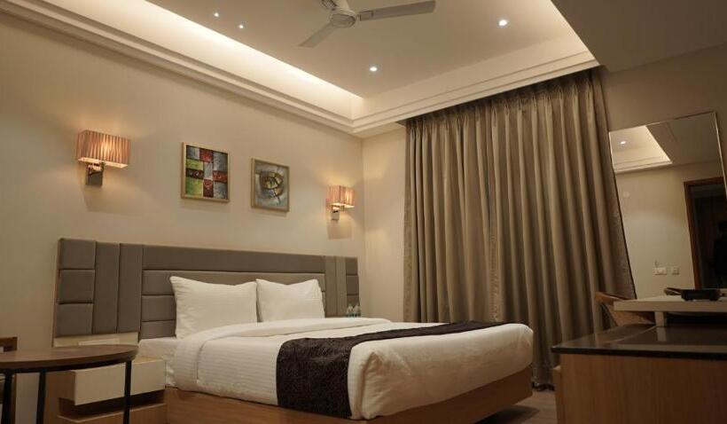 فندق Alwar Royals