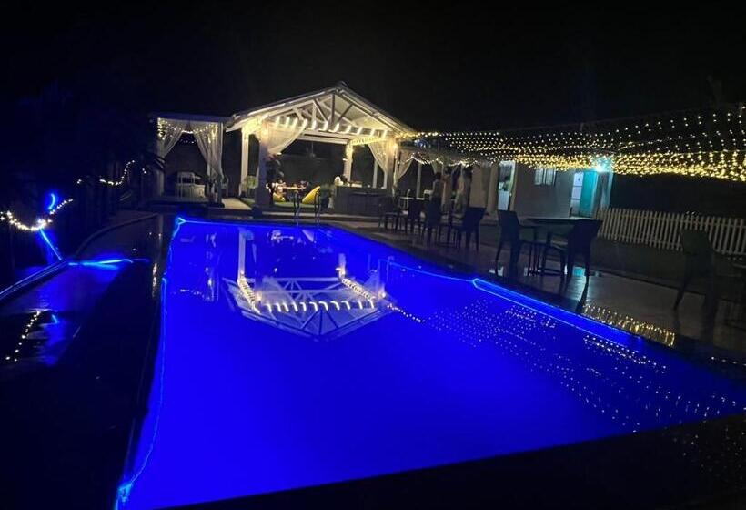 호텔 Blue Lagoon Villa Pasighat