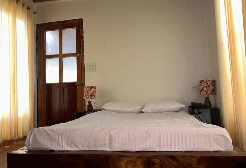 호텔 Blue Lagoon Villa Pasighat