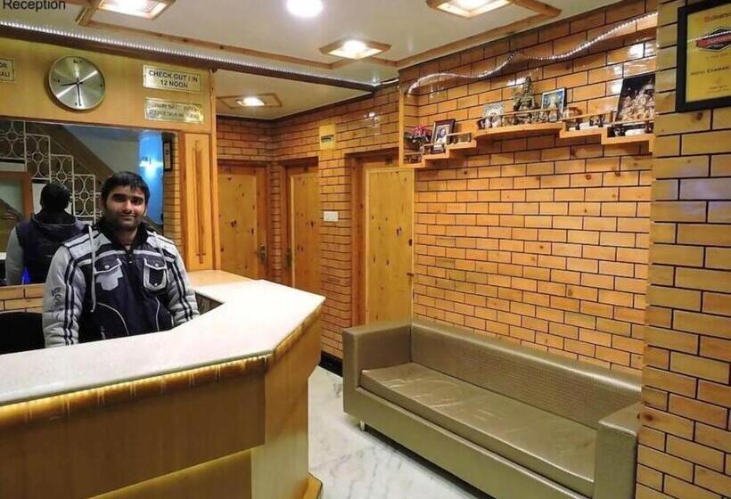 هتل Chaman Palace