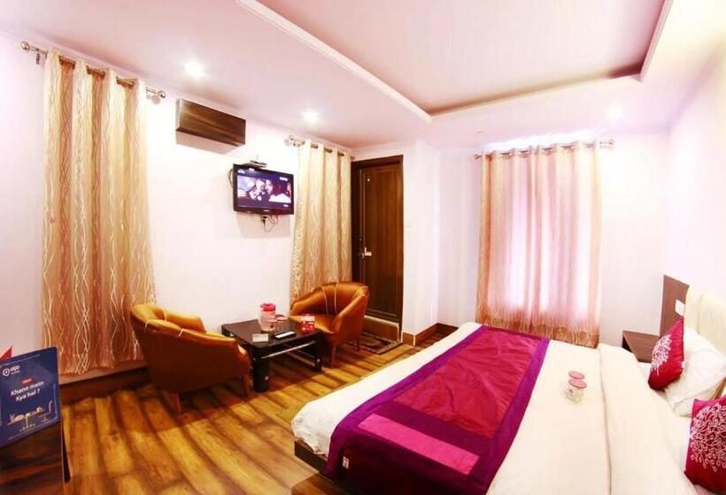 هتل Chaman Palace