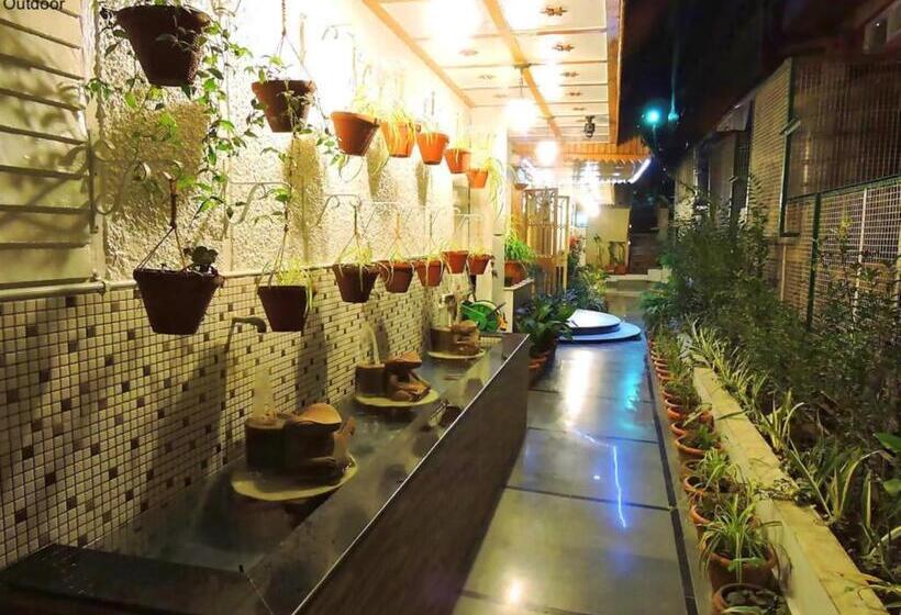 هتل Chaman Palace