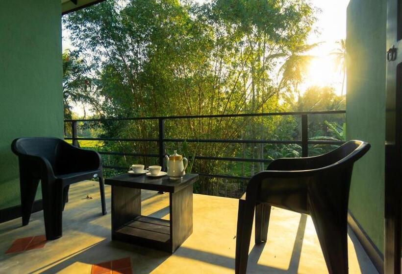 فندق Charlie Breeze