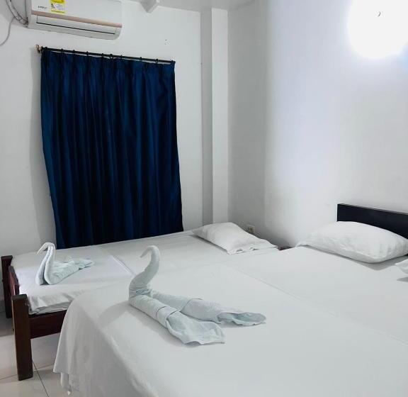 בית מלון כפרי Colonial