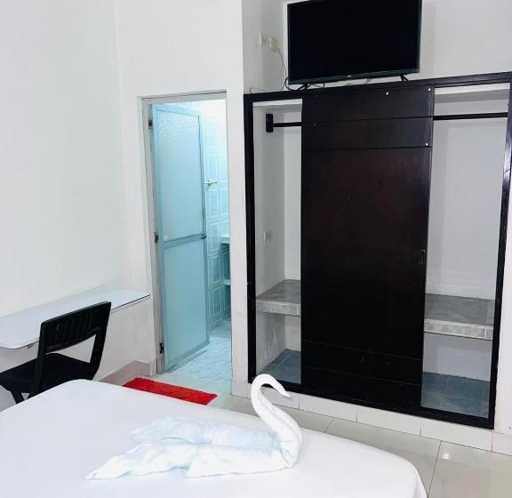 בית מלון כפרי Colonial