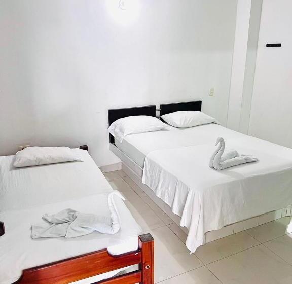 בית מלון כפרי Colonial