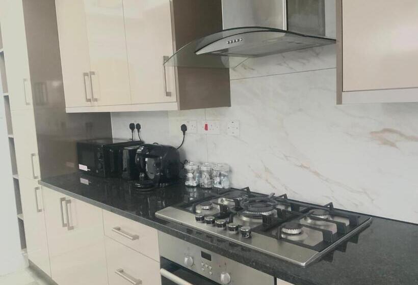 ホテル The London En Suite