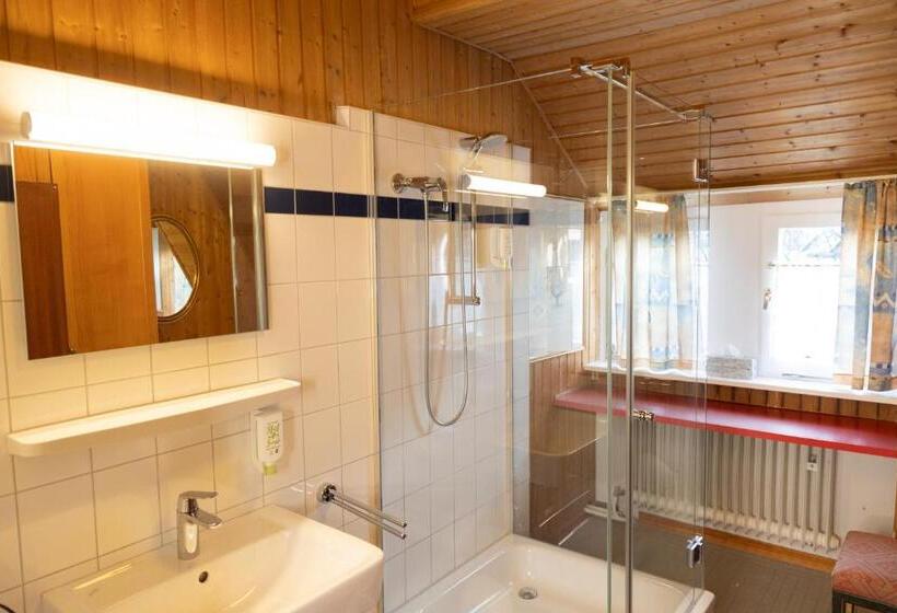 هتل Gästehaus Englischer Garten