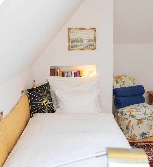 هتل Gästehaus Englischer Garten