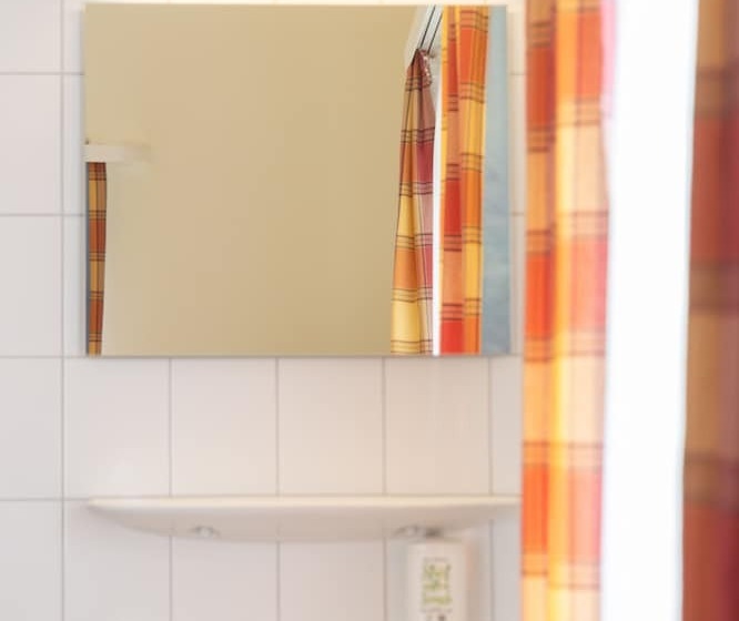 هتل Gästehaus Englischer Garten