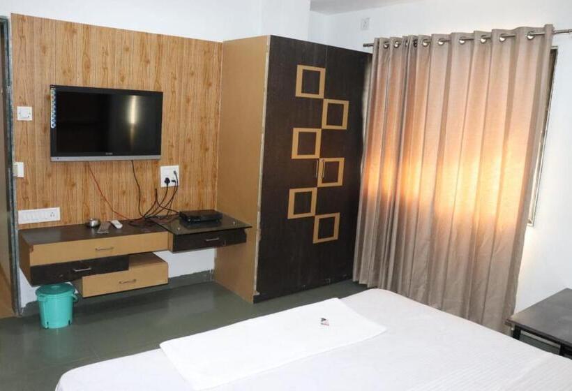 ホテル Holiday Pride Aurangabad