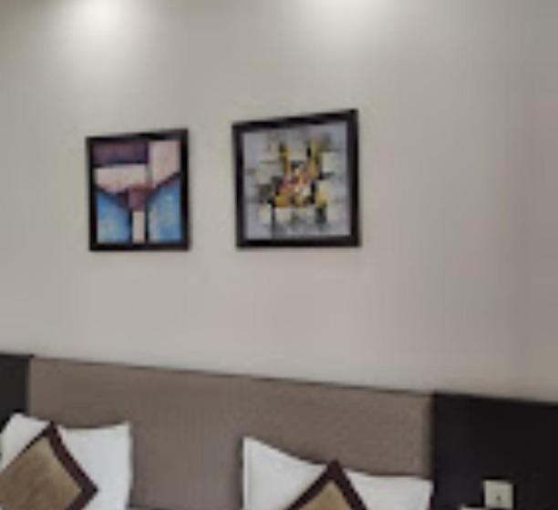 בית מלון כפרי Madhav Muskan Residency , Mathura