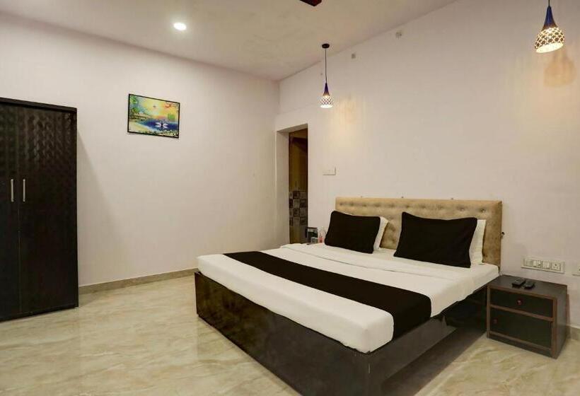 Отель Oyo Flagship Pratima Palace