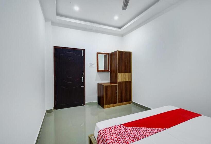 هتل The Mahalaxmi Inn