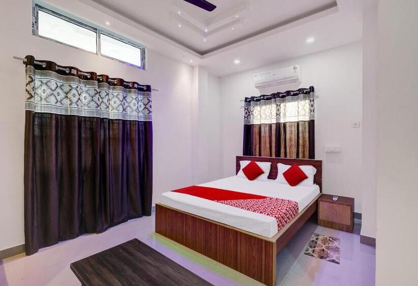 هتل The Mahalaxmi Inn