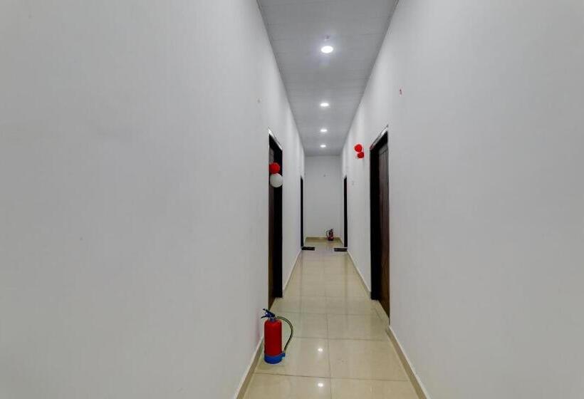 בית מלון כפרי Oyo Rooms Barabanki