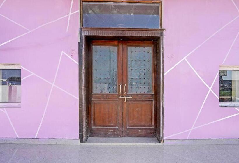 ホテル Oyo The Grand View