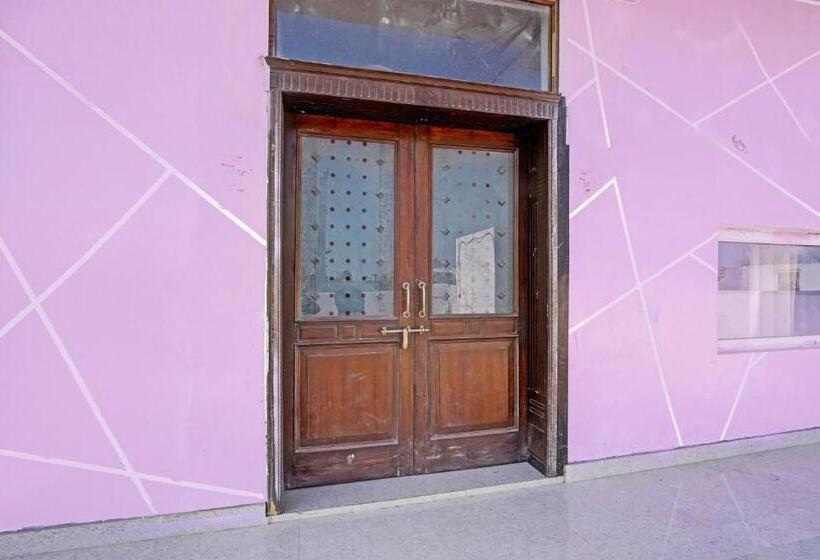 ホテル Oyo The Grand View