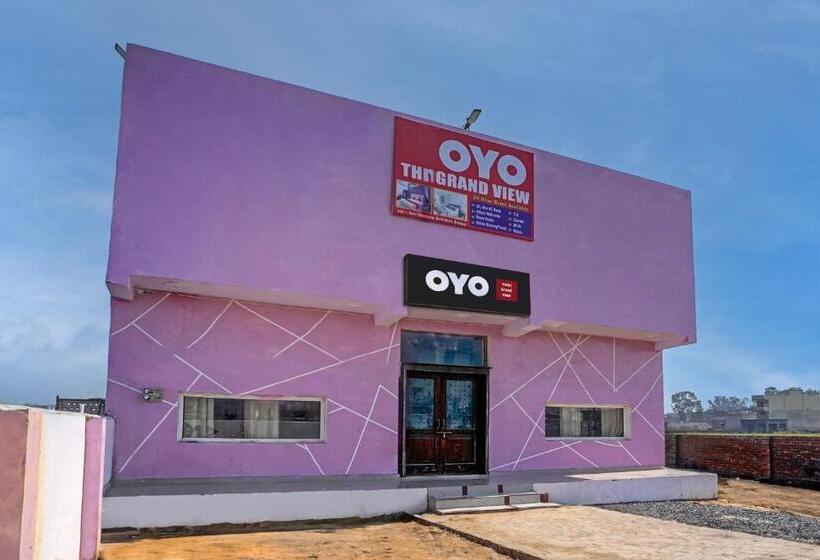 ホテル Oyo The Grand View