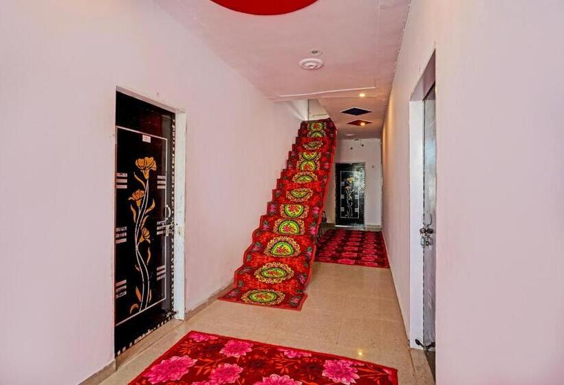 ホテル Oyo The Grand View