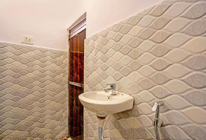 ホテル Oyo The Grand View