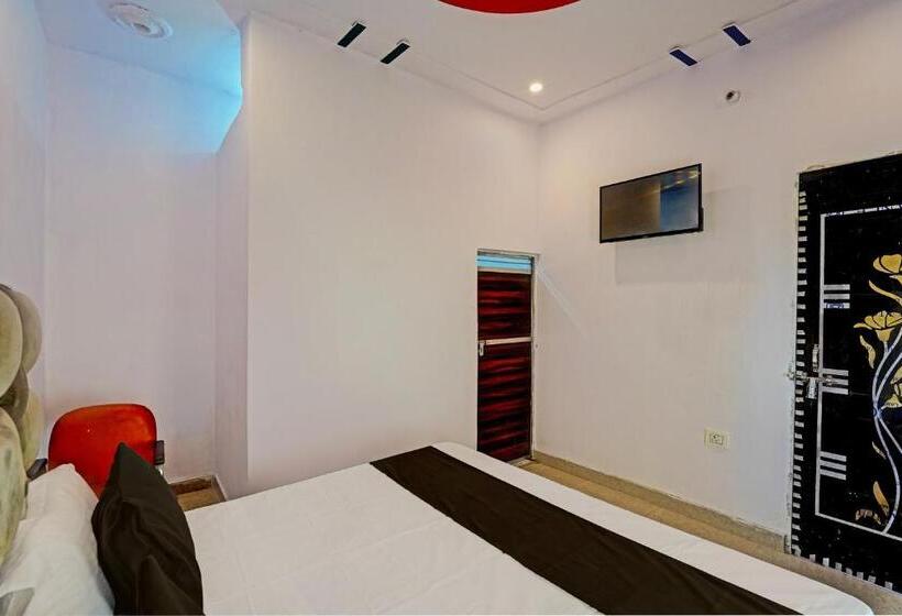 ホテル Oyo The Grand View