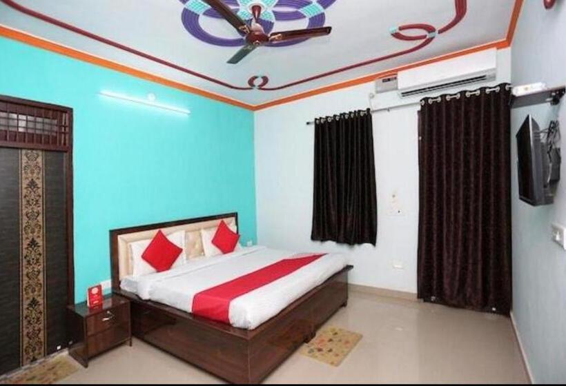 Отель Radhika Kunj Guest House