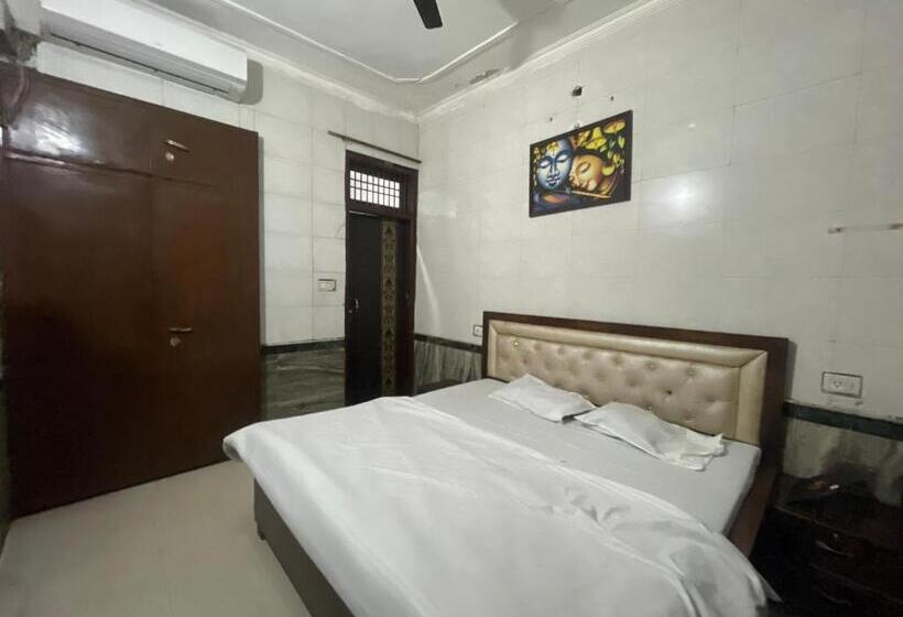 Отель Radhika Kunj Guest House