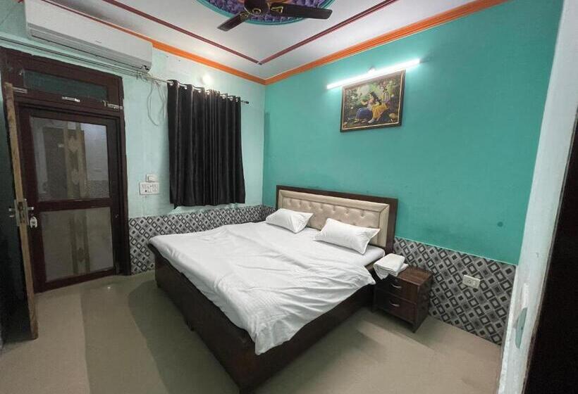 Отель Radhika Kunj Guest House