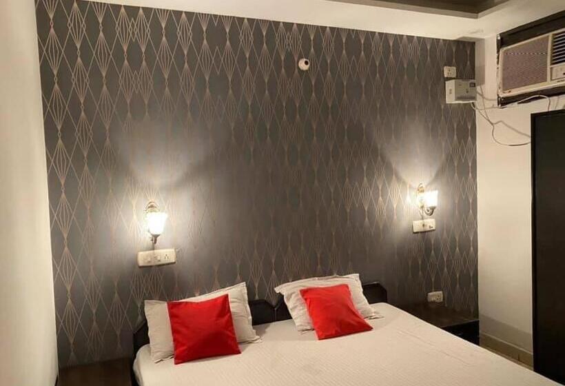 فندق Royal Orbit