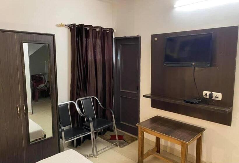 فندق Royal Orbit