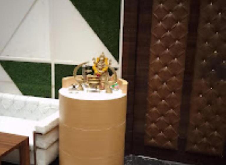 ホテル Royal Rasraj , Dhule