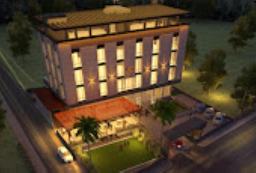 ホテル Royal Rasraj , Dhule