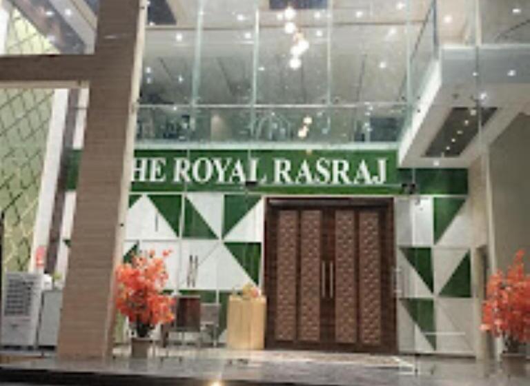ホテル Royal Rasraj , Dhule