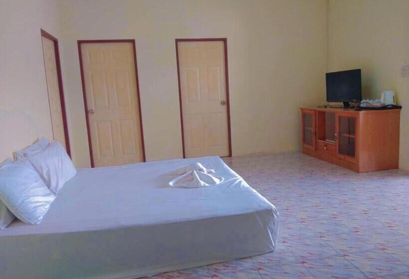 בית מלון כפרי Sea View Resort Rayong