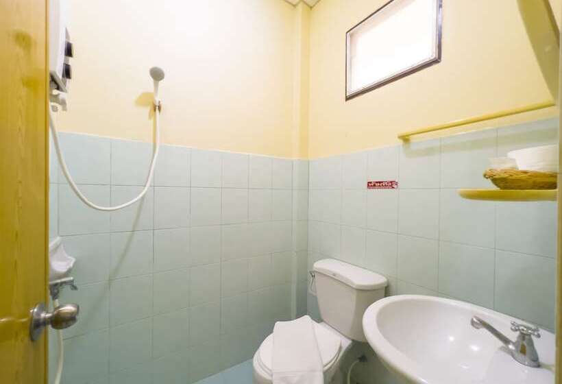 בית מלון כפרי Sea View Resort Rayong